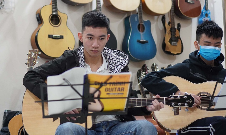Học Guitar Vinh Nghệ An - Lớp Dạy Guitar Uy Tín tại Thành Phố Vinh