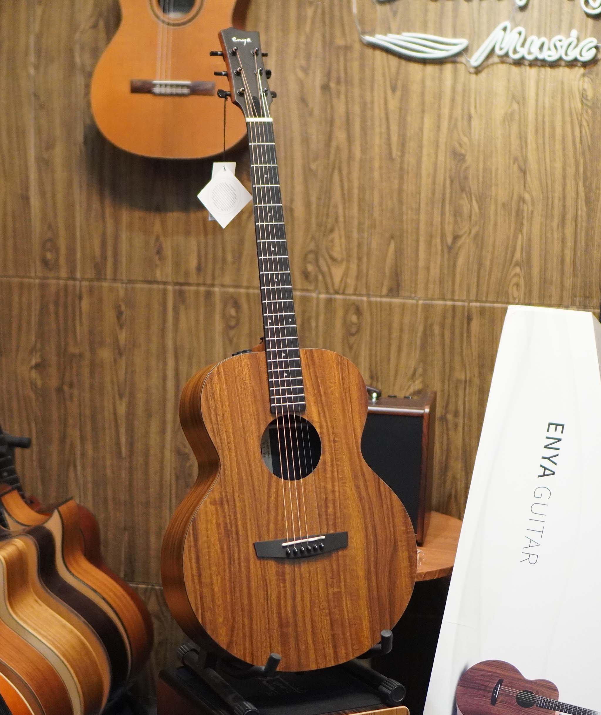 Guitar Acoustic Enya EA X1E Có EQ Pickup theo đàn