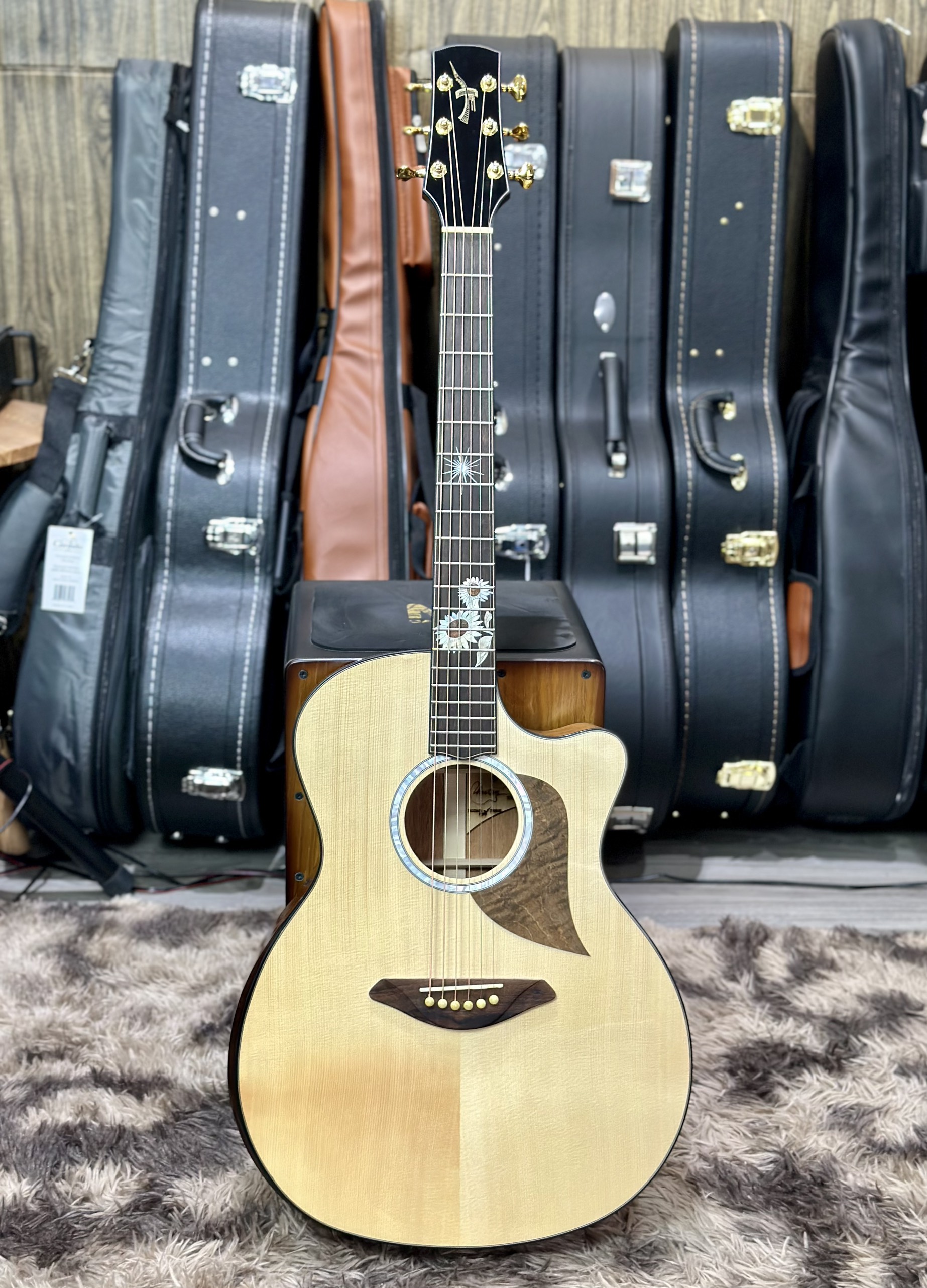Thuận Guitar AT04CX Custom Sunflower 2024 Chất Lượng Cao Cấp