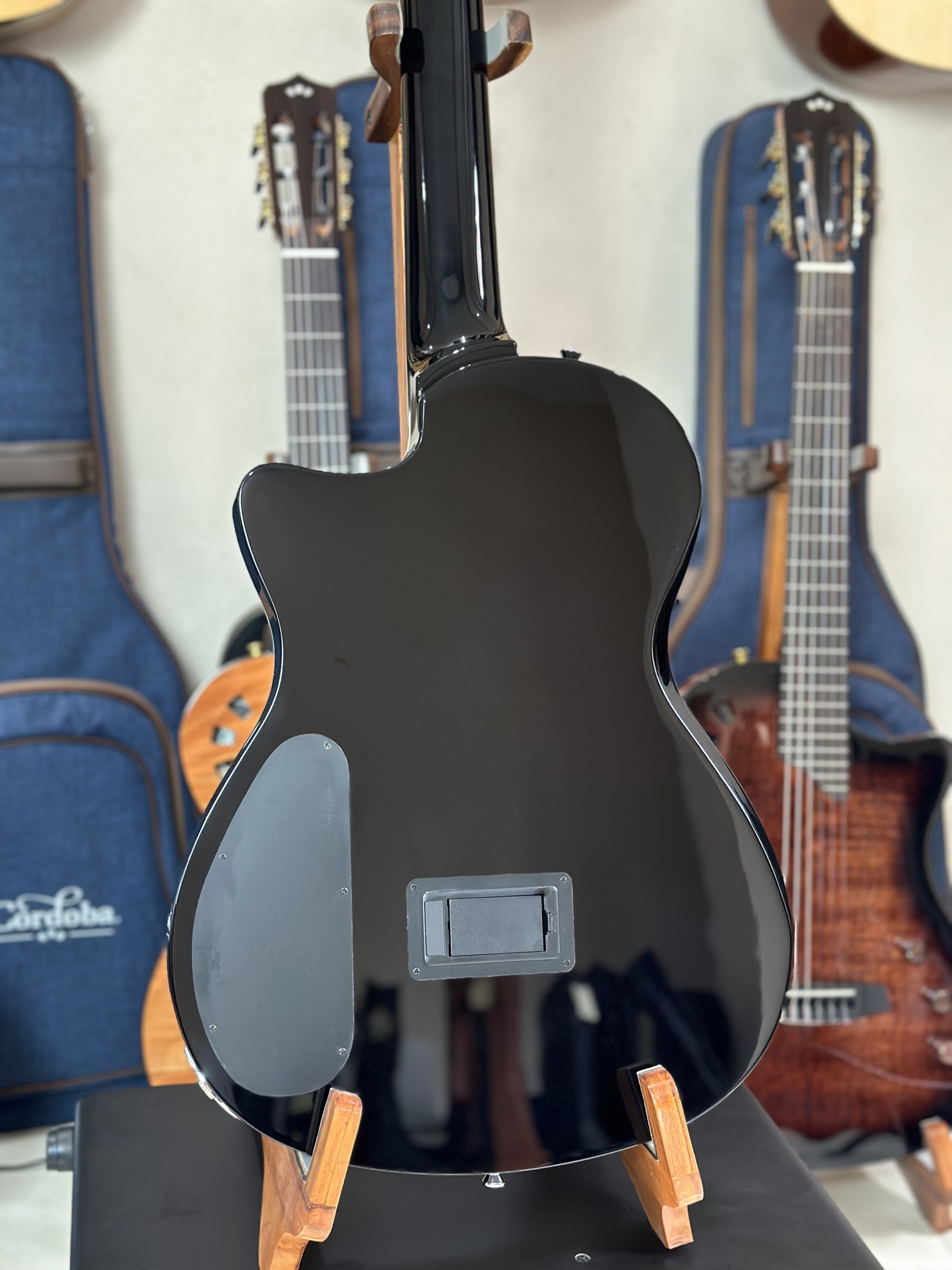 Guitar Cordoba Stage Black (Màu Đen)